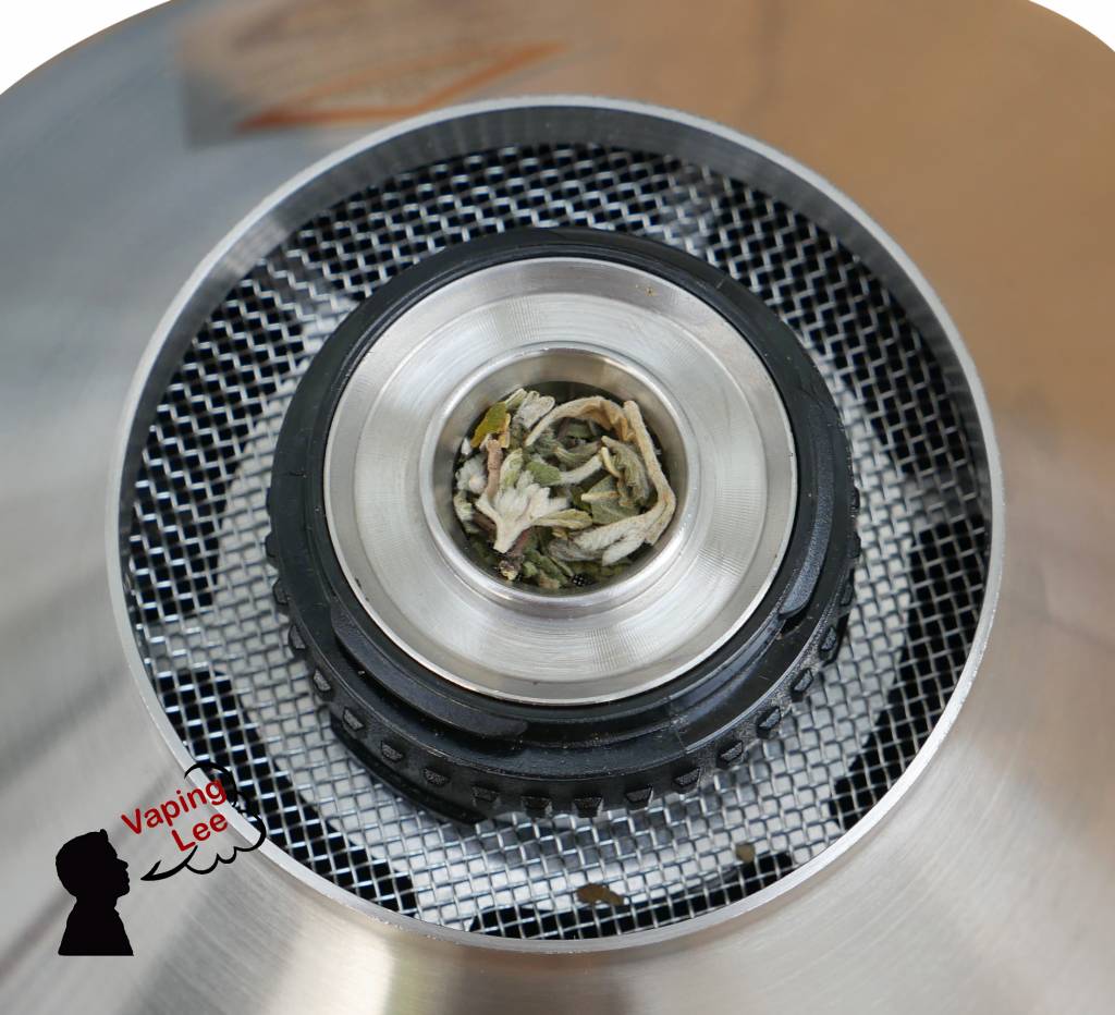 Füllkammerreduzierer  Easy Valve mit Kräutern auf Volcano